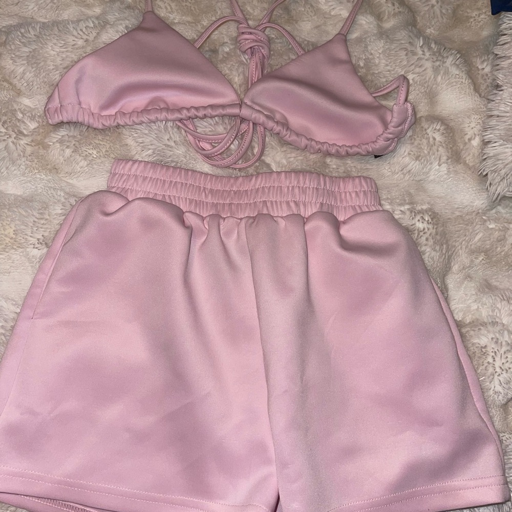 Cutest Vacation 2 piece!! MUST NEED FOR BEACH VACAY!